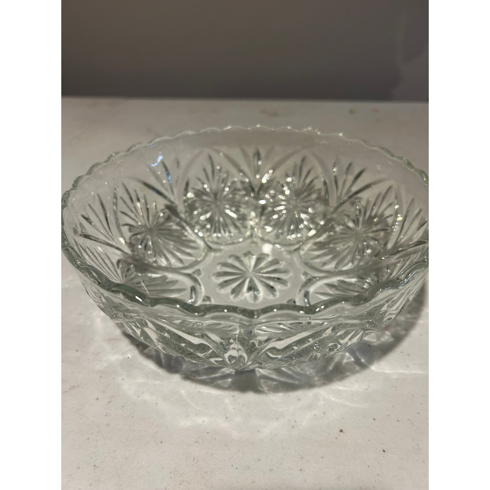 Vintage Anchor Hocking Medallion Clear Pressed Glass Serving Bowl